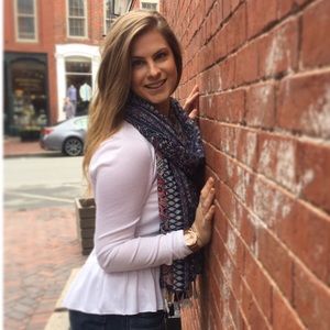 Meet your Posher, Angelica